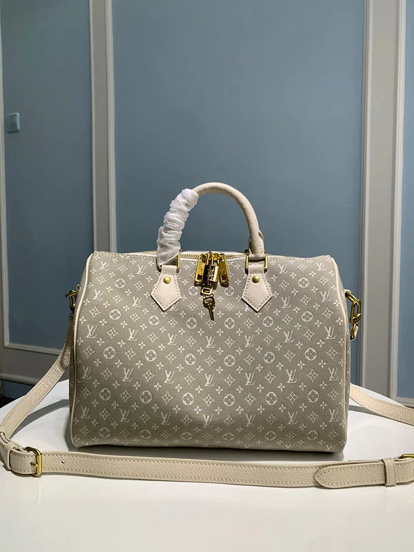 Louis Vuitton bags with a chain - link trim and a leather body for a modern edgeBoldCollect - LOUIS VUITTON Bags - 234