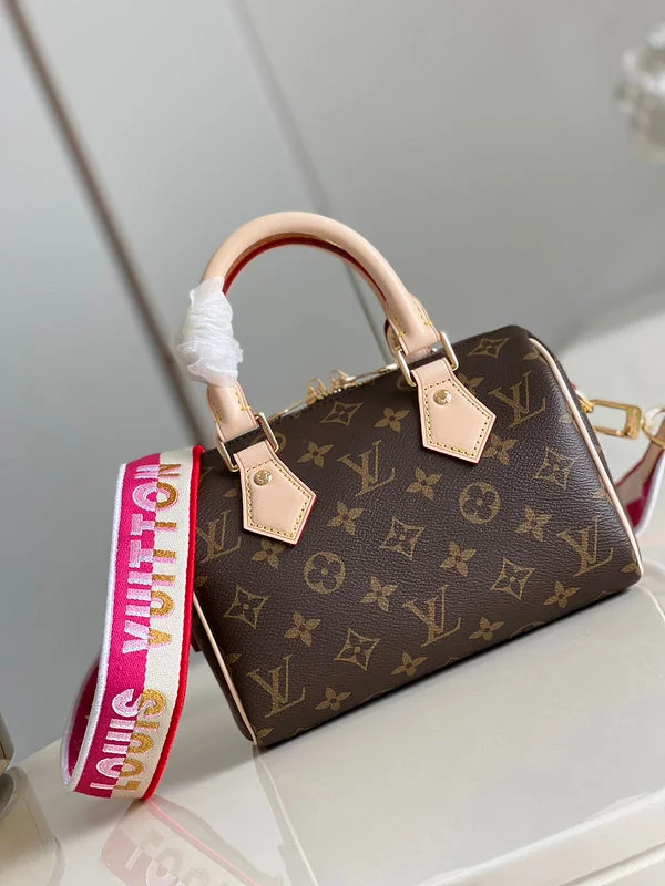 Louis Vuitton bags with a chain - link trim and a leather body for a modern edgeBoldCollect - LOUIS VUITTON BAGS - 2585