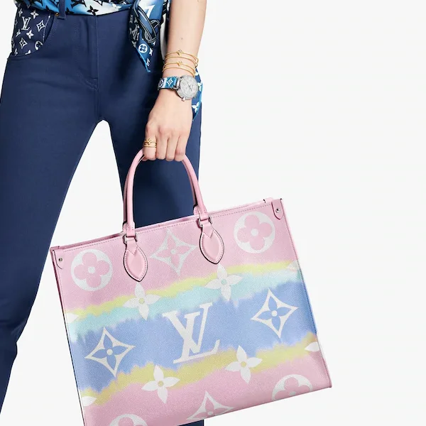 Louis Vuitton bags with a chain - link trim and a leather body for a modern edgeLouis Vuitton Escale Onthego GM Pastel