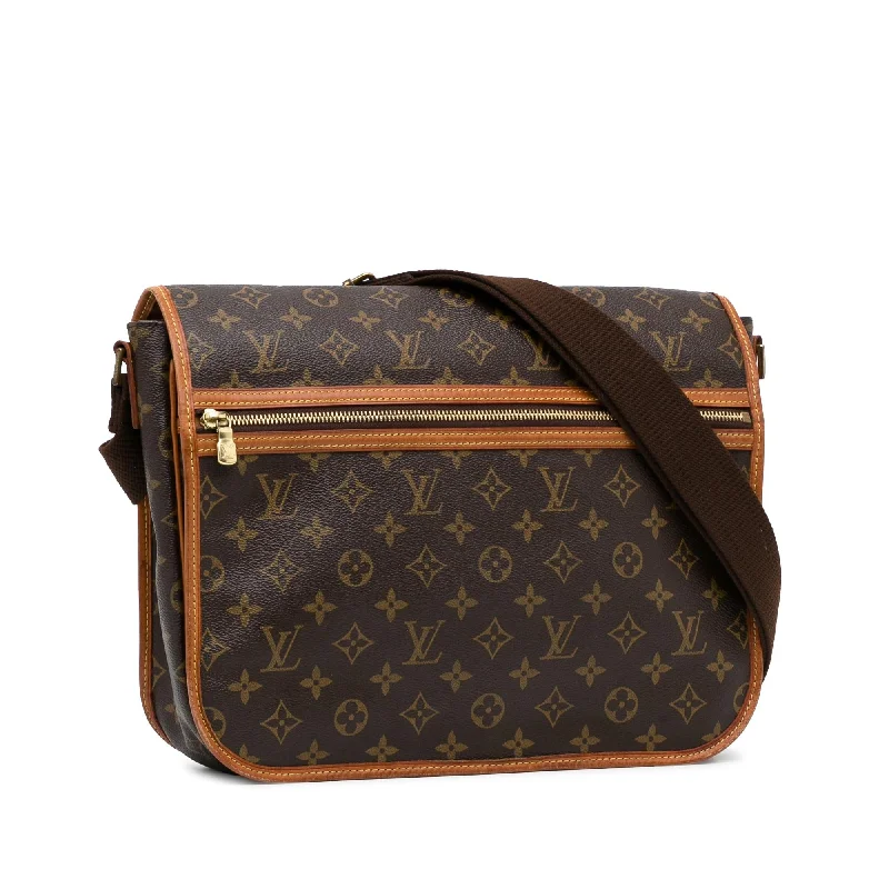 Louis Vuitton bags with a chain - link trim and a leather body for a modern edgeLouis Vuitton Monogram Bosphore GM (HcJnvP)