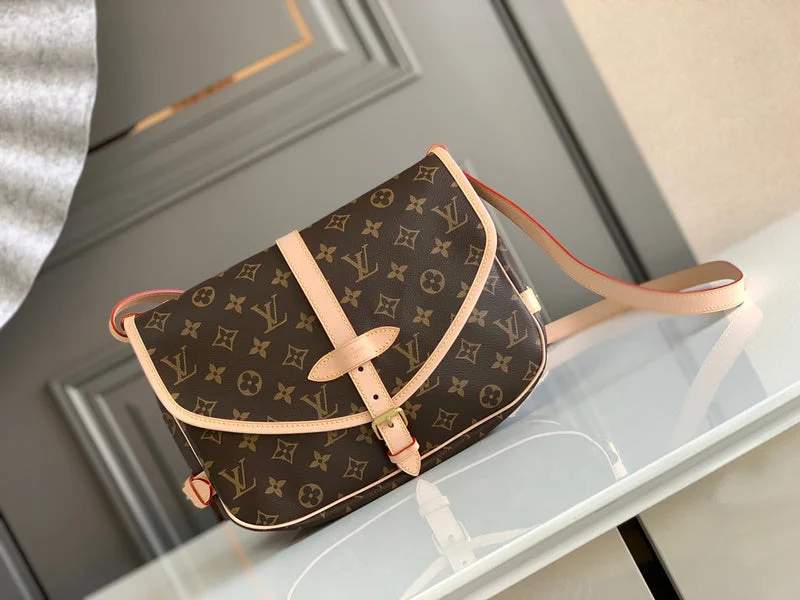 Louis Vuitton bags with a chain - link trim and a leather body for a modern edgeBoldCollect - LOUIS VUITTON BAGS - 2356