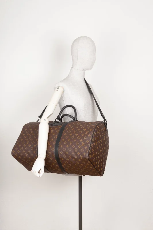 Louis Vuitton bags with a chain - link trim and a leather body for a modern edgeLOUIS VUITTON Keepall 55 Waterproof