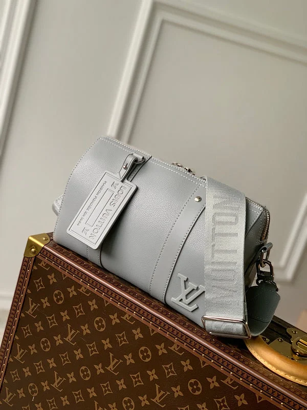 Louis Vuitton bags with a chain - link trim and a leather body for a modern edgeBoldCollect - LOUIS VUITTON BAGS - 2344