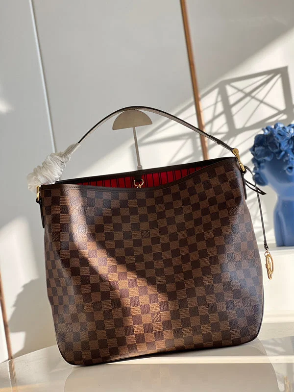 Louis Vuitton bags with a chain - link trim and a leather body for a modern edgeBoldCollect - LOUIS VUITTON BAGS - 2553