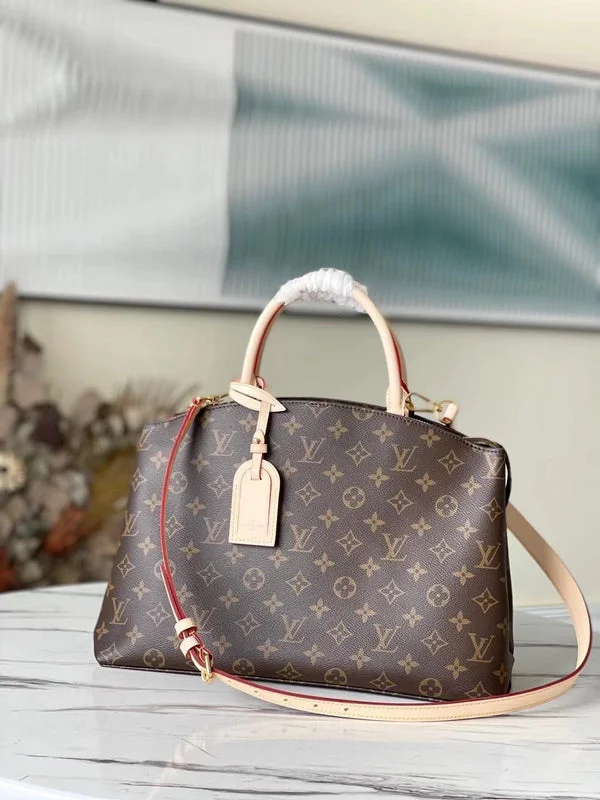 Louis Vuitton bags with a chain - link trim and a leather body for a modern edgeBoldCollect - LOUIS VUITTON BAGS - 2564