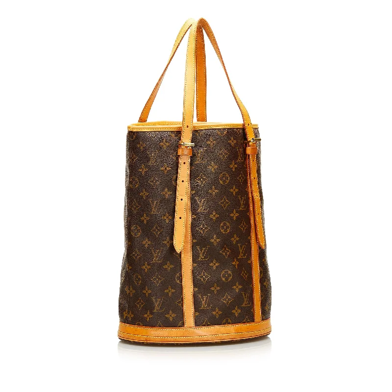 Louis Vuitton bags with a chain - link trim and a leather body for a modern edgeLouis Vuitton Monogram Bucket GM 35776)