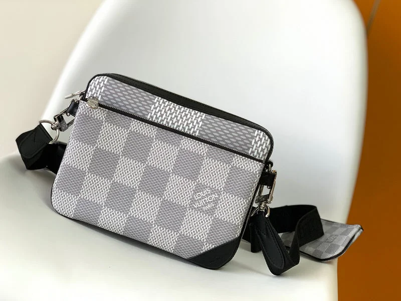 Louis Vuitton bags with a chain - link trim and a leather body for a modern edgeBoldCollect - LOUIS VUITTON BAGS - 2030