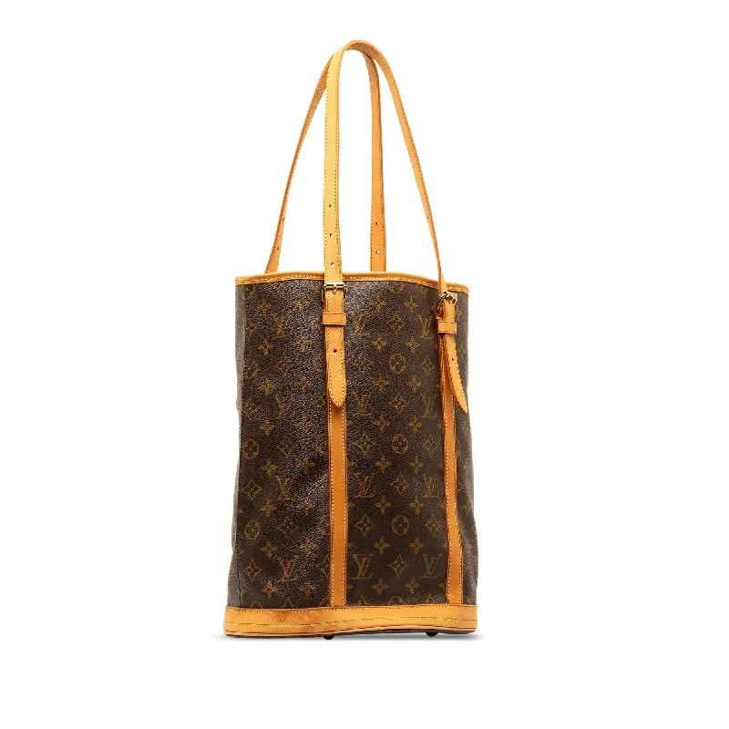 Louis Vuitton bags with a chain - link trim and a leather body for a modern edgeLouis Vuitton Monogram Bucket GM (adLizV)