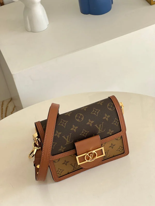 Louis Vuitton bags with a chain - link trim and a leather body for a modern edgeBoldCollect - LOUIS VUITTON BAGS - 2416