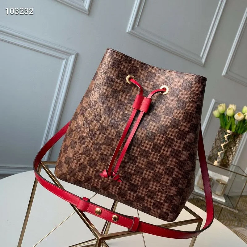 Louis Vuitton bags with a chain - link trim and a leather body for a modern edgeBoldCollect - LOUIS VUITTON BAGS - 2467