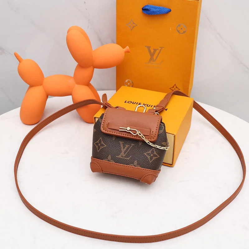 Louis Vuitton bags with a chain - link trim and a leather body for a modern edgeBoldCollect - LOUIS VUITTON BAGS - 2463