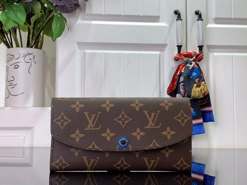 Louis Vuitton bags with a chain - link trim and a leather body for a modern edgeBoldCollect - LOUIS VUITTON BAGS - 236