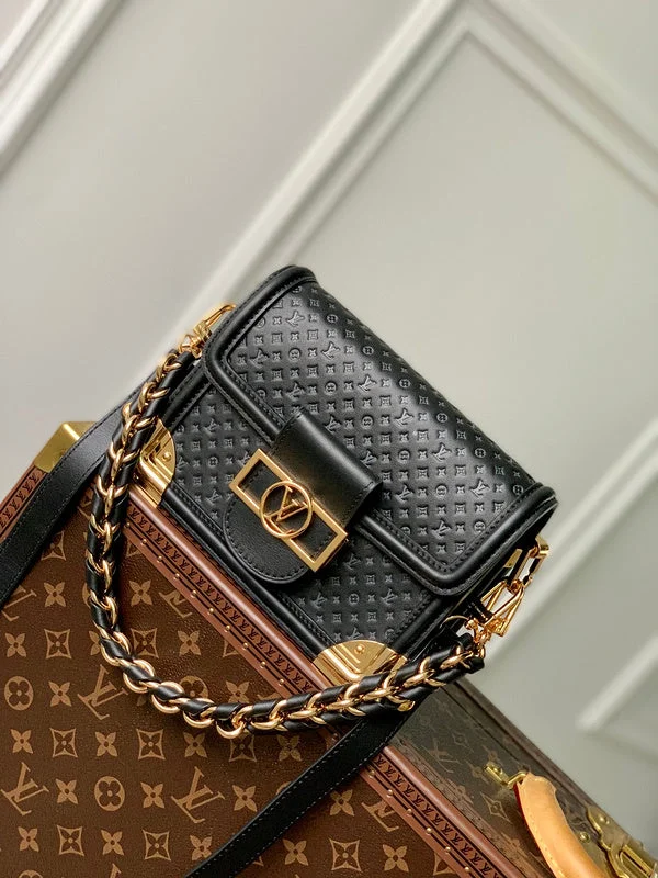 Louis Vuitton bags with a chain - link trim and a leather body for a modern edgeBoldCollect - LOUIS VUITTON Bags - 255