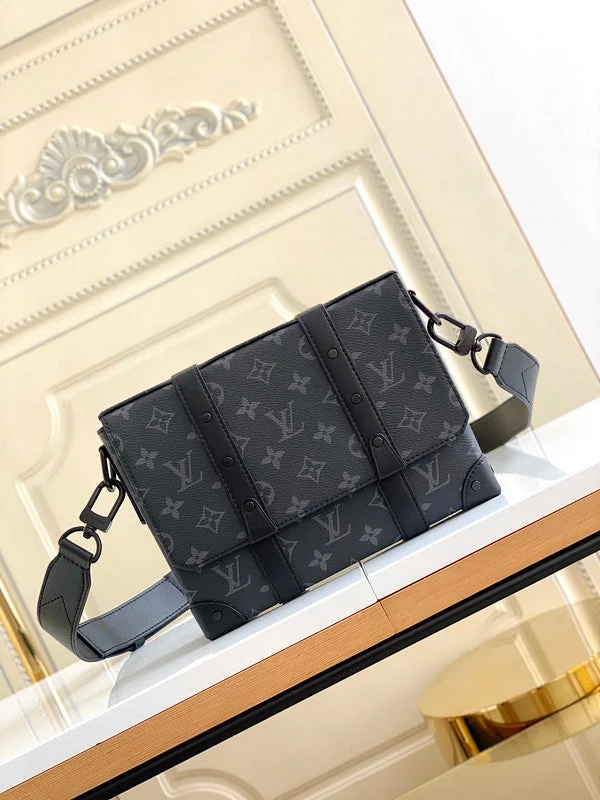 Louis Vuitton bags with a chain - link trim and a leather body for a modern edgeBoldCollect - LOUIS VUITTON BAGS - 2389