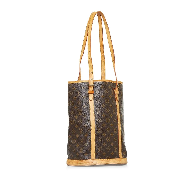 Louis Vuitton bags with a chain - link trim and a leather body for a modern edgeLouis Vuitton Monogram Bucket GM (W08xDi)