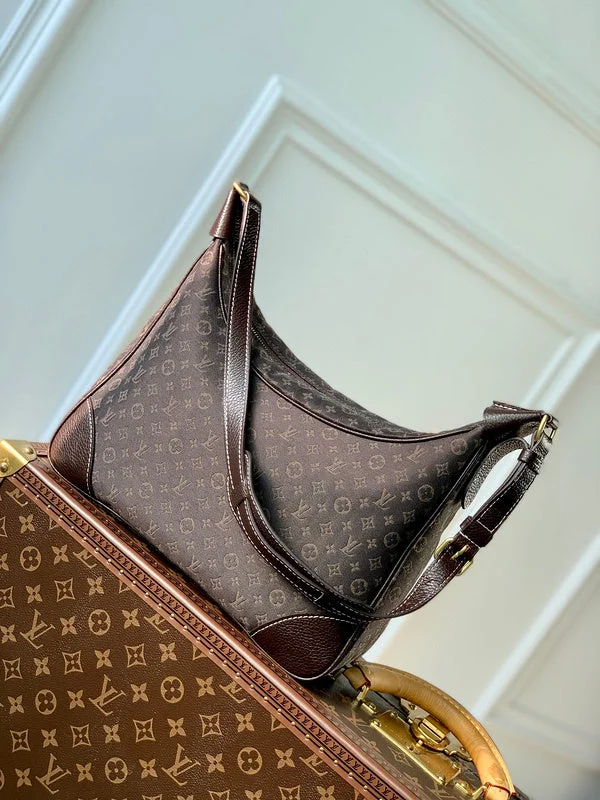 Louis Vuitton bags with a chain - link trim and a leather body for a modern edgeBoldCollect - LOUIS VUITTON Bags - 258