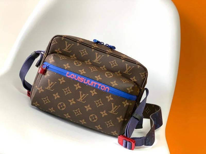 Louis Vuitton bags with a chain - link trim and a leather body for a modern edgeBoldCollect - LOUIS VUITTON BAGS - 2365