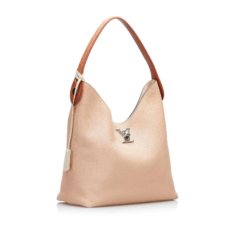 Louis Vuitton bags with a chain - link trim and a leather body for a modern edgeLouis Vuitton Lockme Hobo (gCSg3x)