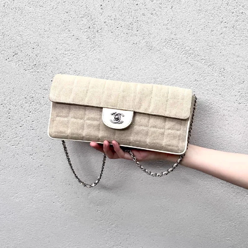 Chanel Designer Handbag with Unique DesignChanel Chocolate Bar Beige Chain Shoulder Bag