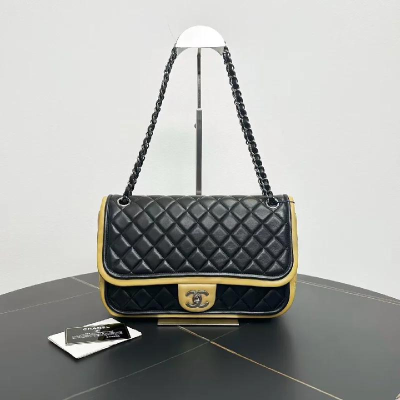 Chanel Classic Flap Bag for Evening PartyChanel Jumbo Black Beige Quilted Leather Shoulder Bag