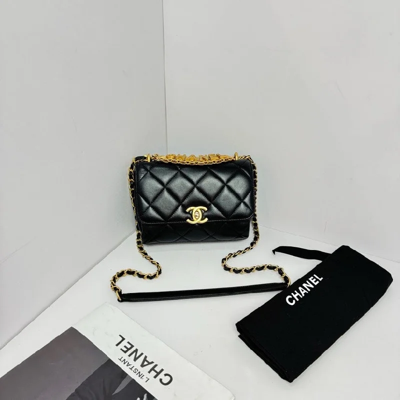 Chanel Lightweight Handbag for Daily ErrandsChanel Black Sheepskin 22SS Diamond Chip Bag Medium