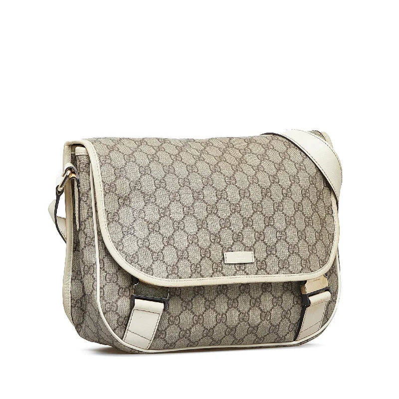 Women Gucci crossbody bags with a woven leather strapGucci GG Supreme Crossbody Bag (SHG-5GchCX)