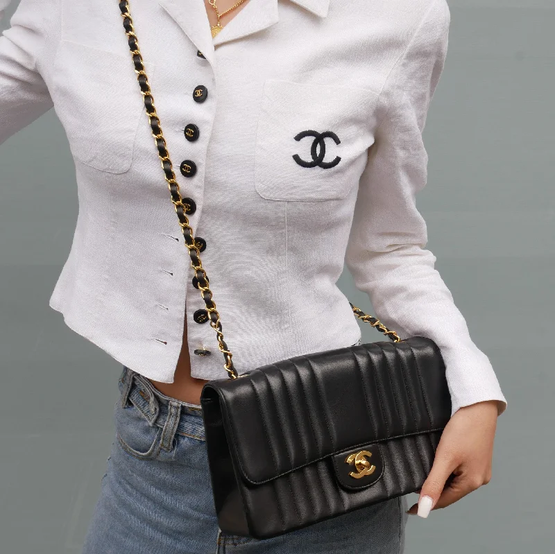 Chanel Lightweight Handbag for Daily ErrandsCHANEL 1991-1994 Vertical Classic Single Flap Medium 43592