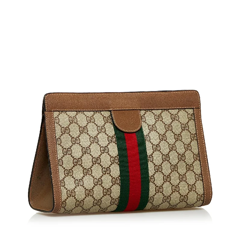 Ladies Gucci shoulder bags with a magnetic - closure flapGucci GG Supreme Web Clutch (SHG-F7DfRY)