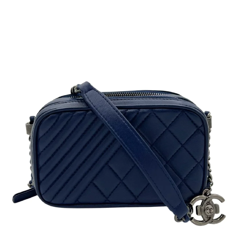 Chanel Luxury Handbag for High - End EventsChanel Coco Boy Camera Shoulder Bag Blue in Calfskin, Ruthenium hardware S2411-002660AN