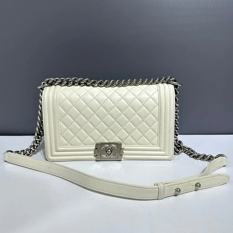 Chanel Classic Flap Bag for Evening PartyChanel Boy Bag White Quilted Leather Crossbody Medium Size