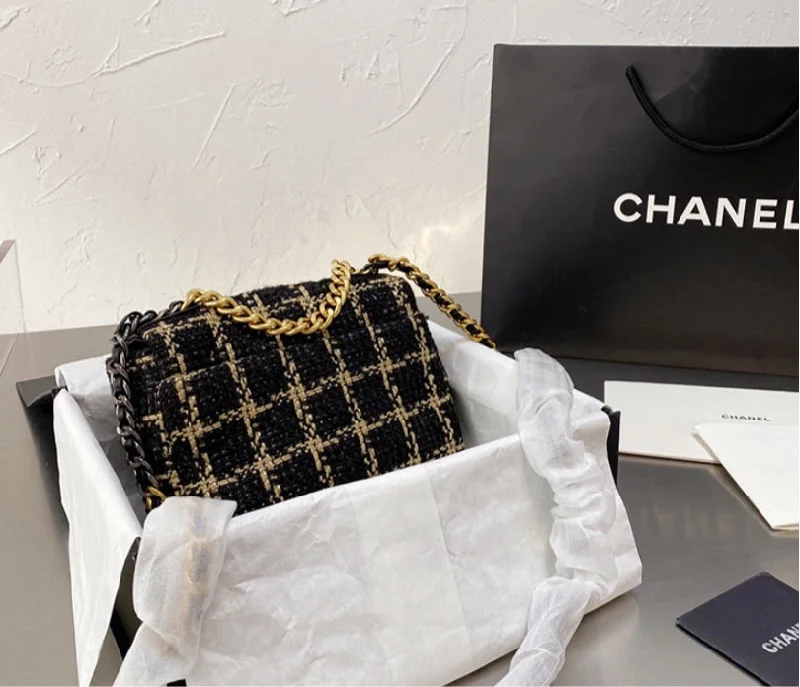 Chanel New Arrival Handbag with Gold HardwareBlack/gold woman shoulder Chanel  handbag