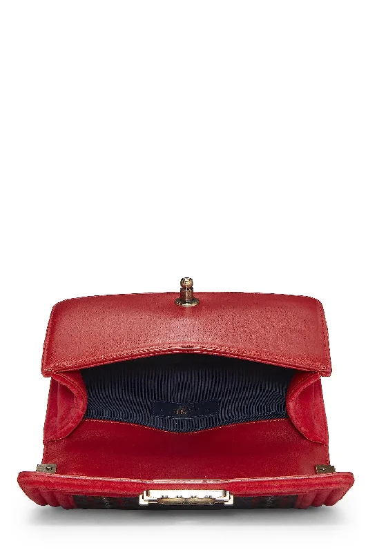 Chanel All - Match Handbag for Versatile StylingChanel,  Paris-Edinburgh Red Tartan Velvet Boy Bag Small, Red