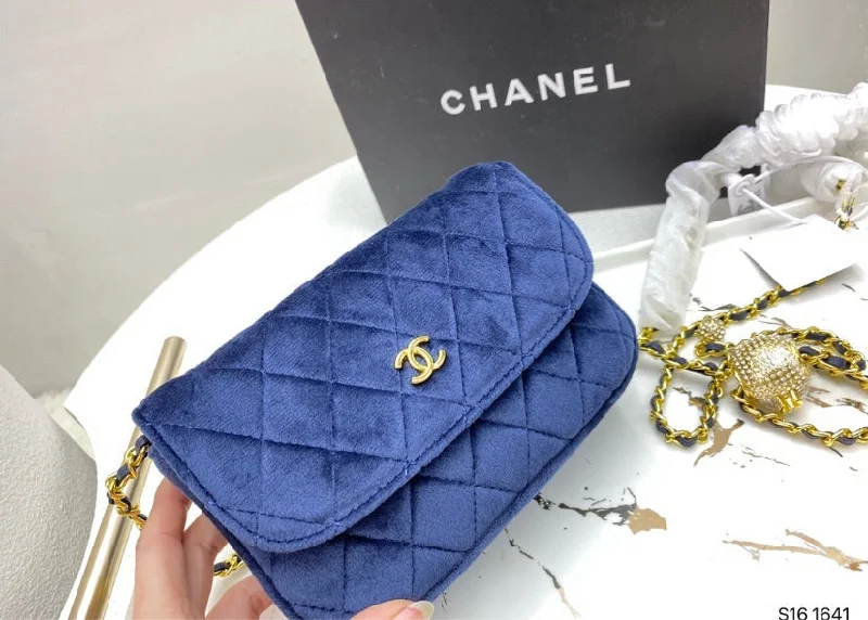 Chanel Classic Flap Bag for Evening PartyBlue suede Chanel woman handbag