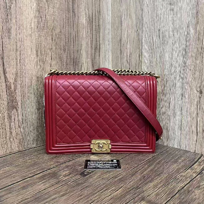 Chanel Black Handbag for Business MeetingsChanel Le Boy Maxi Red Quilted Leather Shoulder Bag 2014