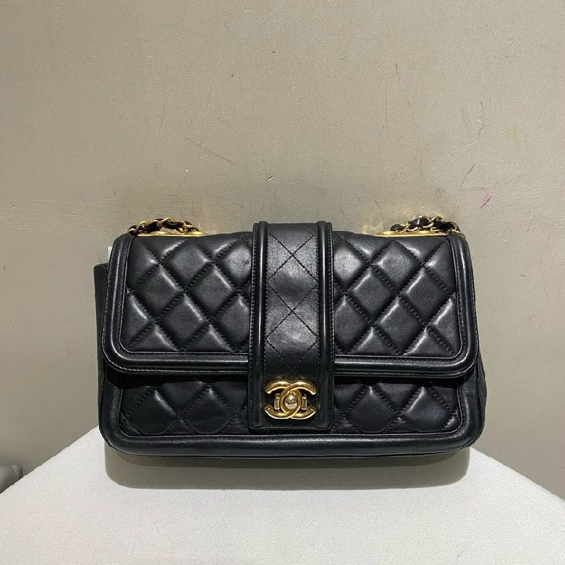 Chanel Classic Flap Bag for Evening PartyChanel Diana Black Leather Quilted CF Bag Limited Edition