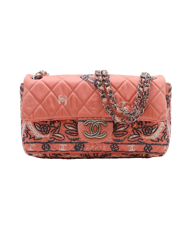 Chanel Colorful Handbag for Spring OutfitsCHANEL Matelasse Canvas ChainShoulder Pink DXBS2282