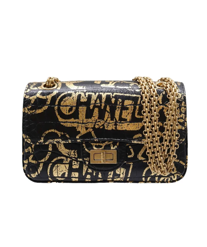 Chanel Quilted Leather Shoulder Bag for FashionistasChanel Black/Gold Embossed 2.55 Reissue Leather Chain Shoulder bag - DXBS2293