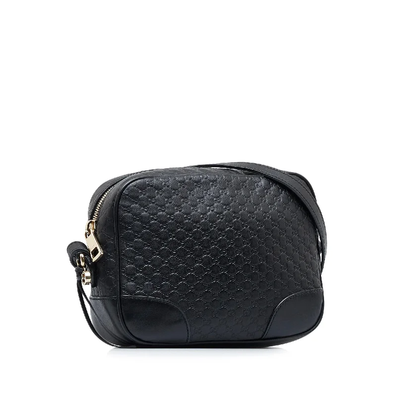 Women Gucci bags with a chain - link trim and a leather bodyGucci Microguccissima Bree (SHG-8IiMDc)