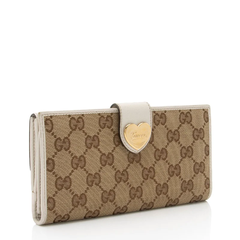 Women Gucci bags with a snap - button closure and a decorative charmGucci GG Canvas Heart Script Continental Wallet (6kTDdx)