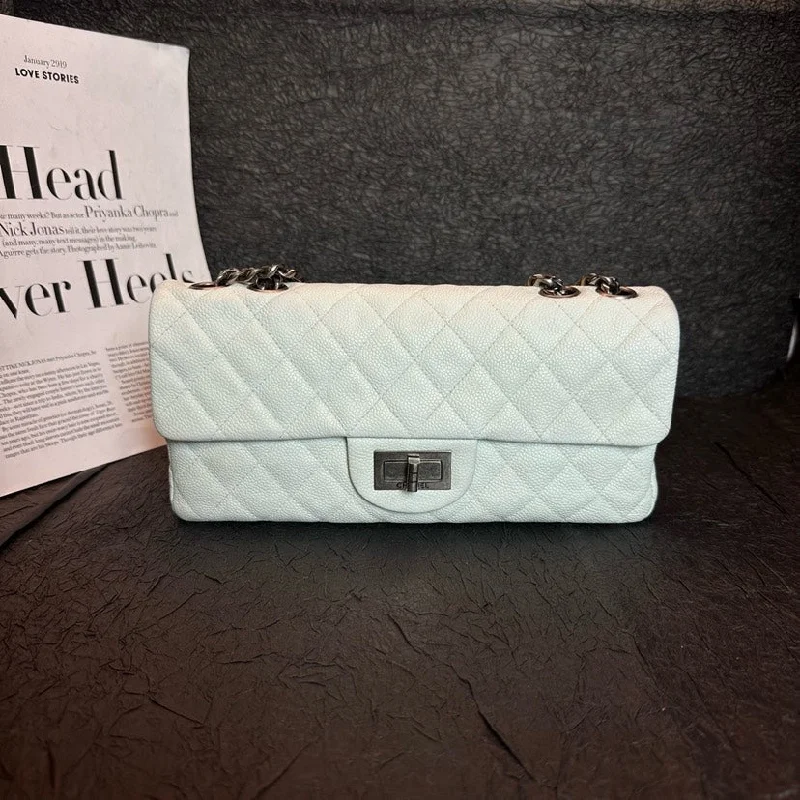 Chanel New Arrival Handbag with Gold HardwareChanel White 2.55 Litchi Grain Baguette Bag