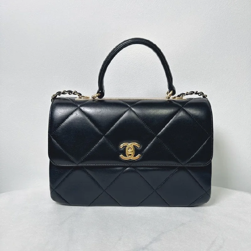 Chanel Lightweight Handbag for Daily ErrandsChanel Trendy Black Quilted Leather Bag Medium