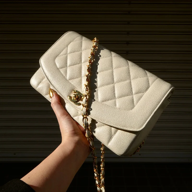 Chanel Lightweight Handbag for Daily ErrandsCHANEL 1994-1996 Diana Flap Medium Ivory Caviar 54876