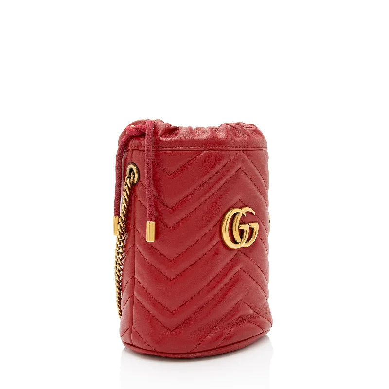 Women Gucci bags with a front - zip pocket for small itemsGucci Matelasse Leather GG Marmont Mini Bucket Bag (SHF-T9mlN1)